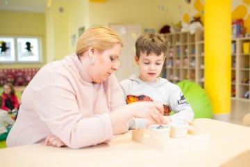 Praca z materiałem montessori