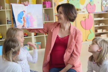 Rodzice czytają dzieciom, mama Krysi C.