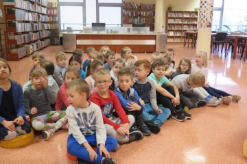 Dzień Książki - wycieczka do Biblioteki Pedagogicznej gr. Kropeczek i Misiów