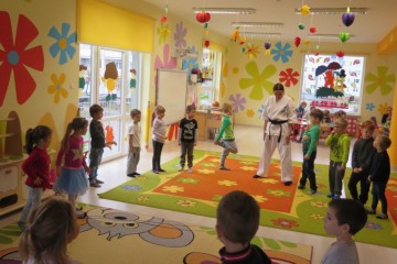 Karate w gr. Misiów i Kwiatuszków