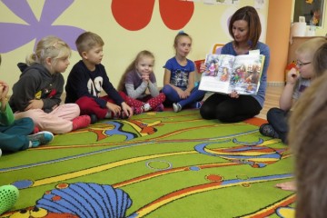 Dzień Postaci z Bajek - Ulubione bajki czytane przez rodziców.