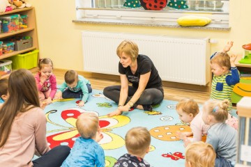 Zajęcia muzyczno rytmiczne w gr. Pszczółek