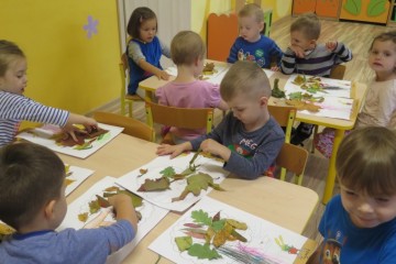 Dzień drzewa w gr. Kwiatuszków i Pszczółek