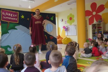 Teatrzyk pt.'Planeta samozdrowie i misja generała osiłka'