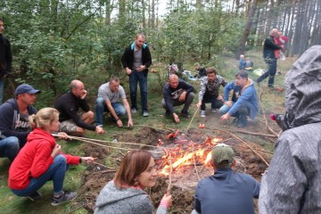 ' Płonie ognisko w lesie'