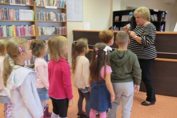 Kropeczki zwiedzały Bibliotekę Pedagogiczną.