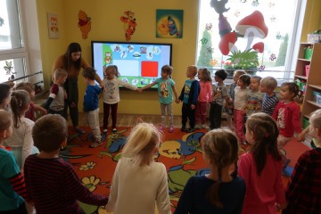 Rozpoczynamy zabawę z monitorami interaktywnymi.