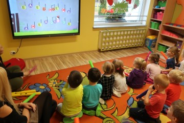 Zabawa Tygrysków Bum Bum Rurkami